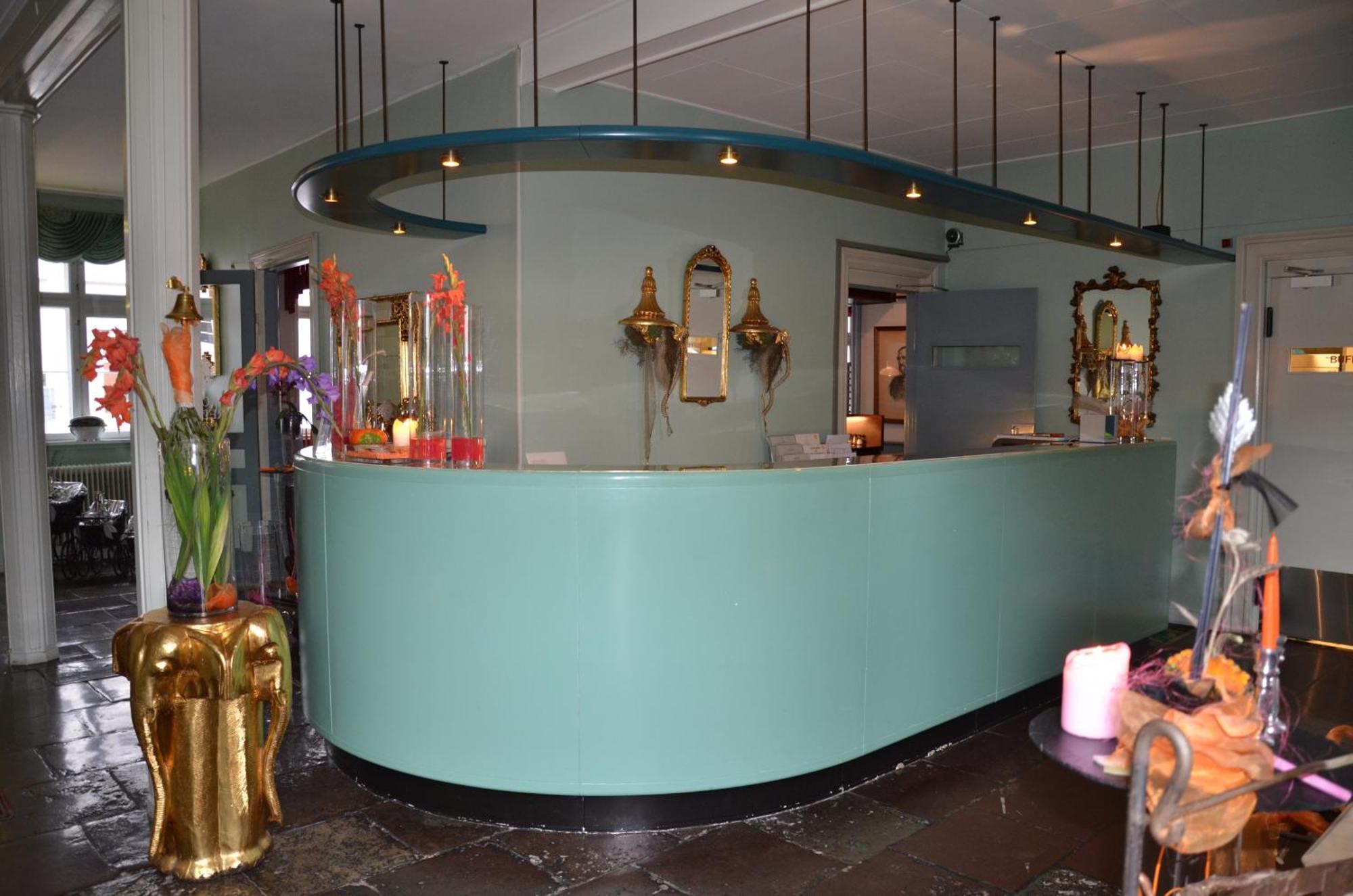 Hotel Harmonien ハザスレウ エクステリア 写真